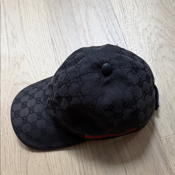 Gucci Black Canvas Hat with Green and Red Stripe - Picture 11 of 11
